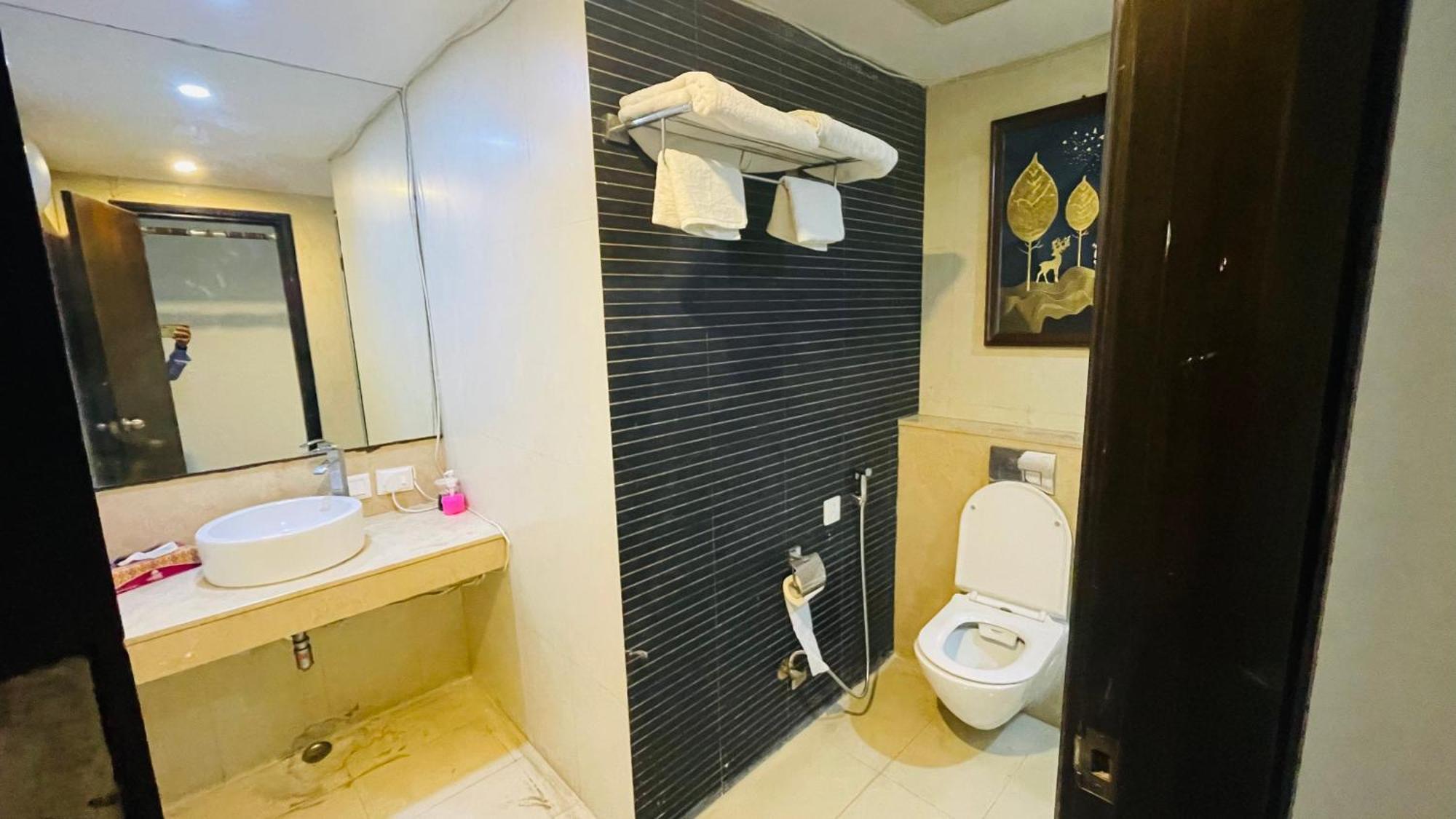 Saltstayz Select - Malcha & Chankyapuri Neu-Delhi Exterior foto