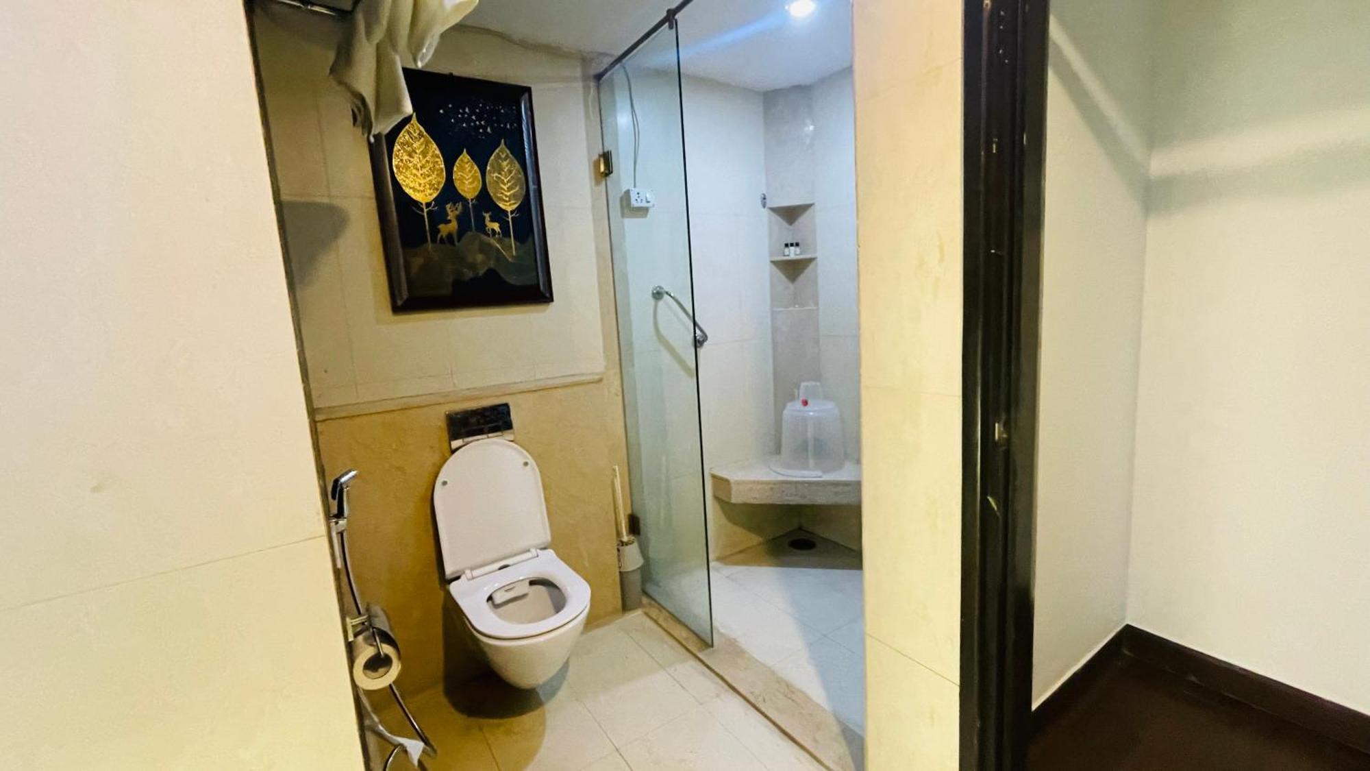 Saltstayz Select - Malcha & Chankyapuri Neu-Delhi Exterior foto
